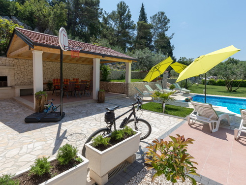 Holiday home Ostojić