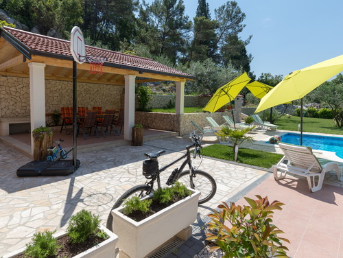 Holiday home Ostojić