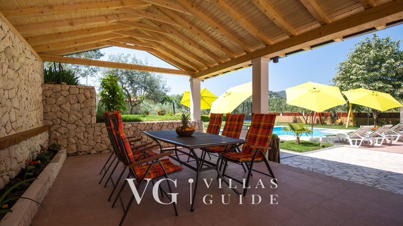 Holiday home Ostojić Garten und Außenbereich