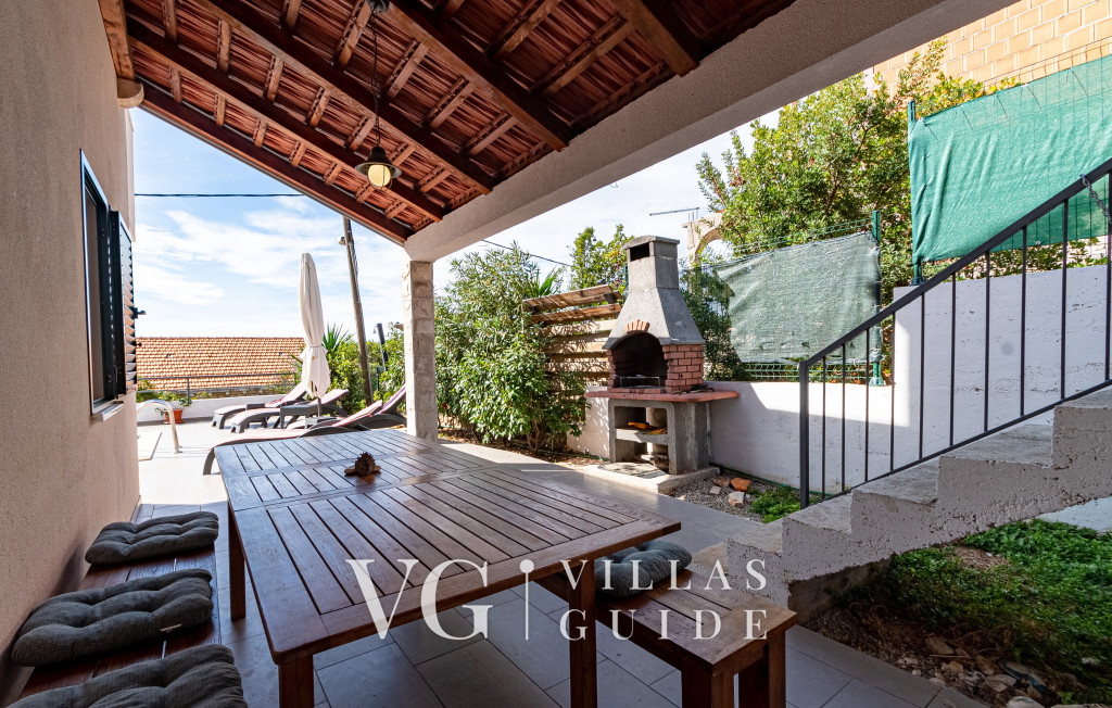 Villa Marinović Contenuto aggiuntivo