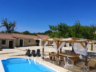 Juniper Stone Cottage Pool