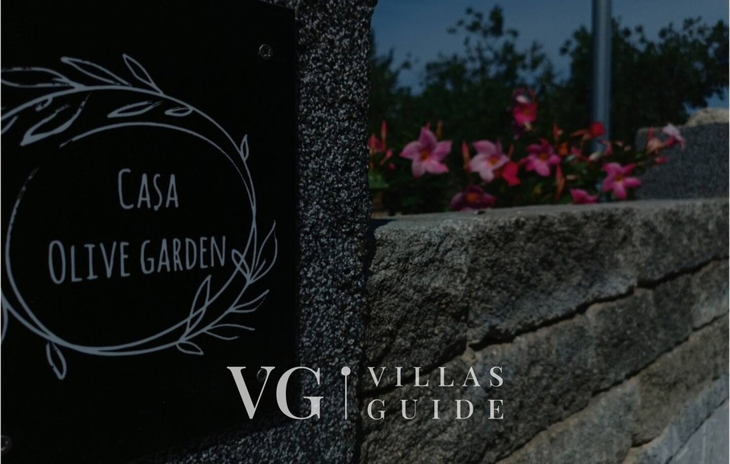 Holiday home Lara in olive garden with jacuzzi Additional content