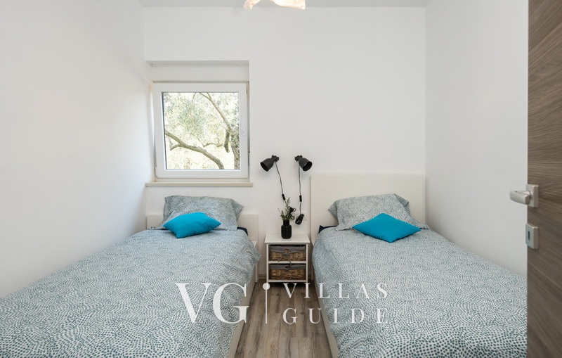 Holiday home Lara in olive garden with jacuzzi