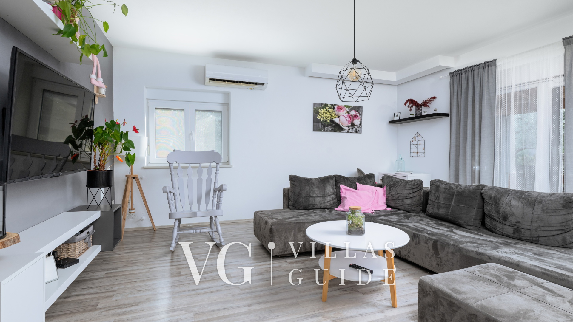 Casa Olive Garden Living room