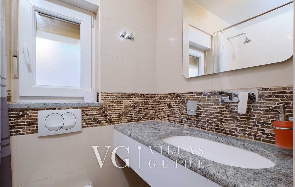 Villa Arnia apartman pool&beachfront Bagno