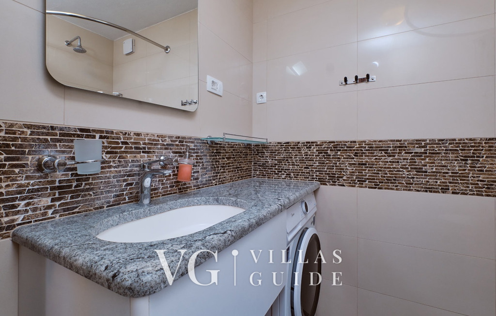 Villa Arnia apartman pool&beachfront Bagno