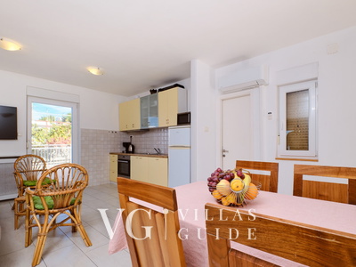 Villa Arnia apartman pool&beachfront Cucina