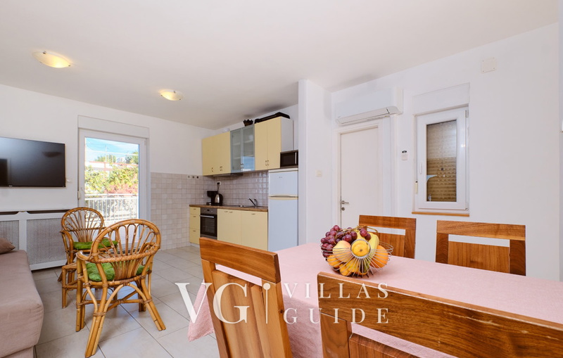 Villa Arnia apartman pool&beachfront Cucina