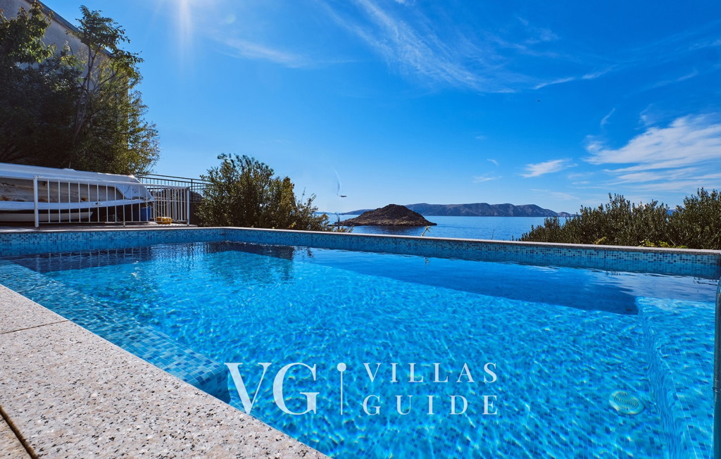 Villa Arnia apartman pool&beachfront Piscina