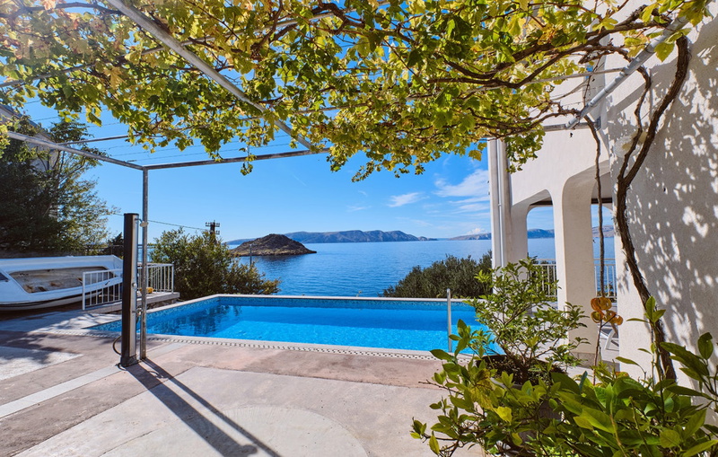 Villa Arnia apartman pool&beachfront