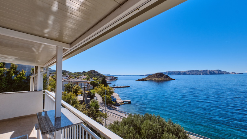 Villa Arnia apartman pool&beachfront