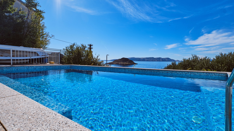 Villa Arnia apartman pool&beachfront