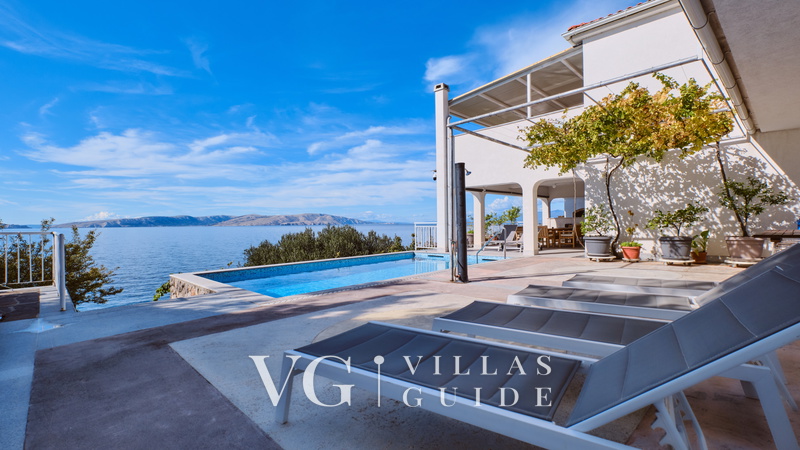 Villa Arnia apartman pool&beachfront Piscina