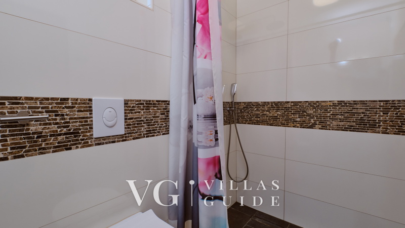Villa Mediera terrace&sea view apartment 1 Badezimmer