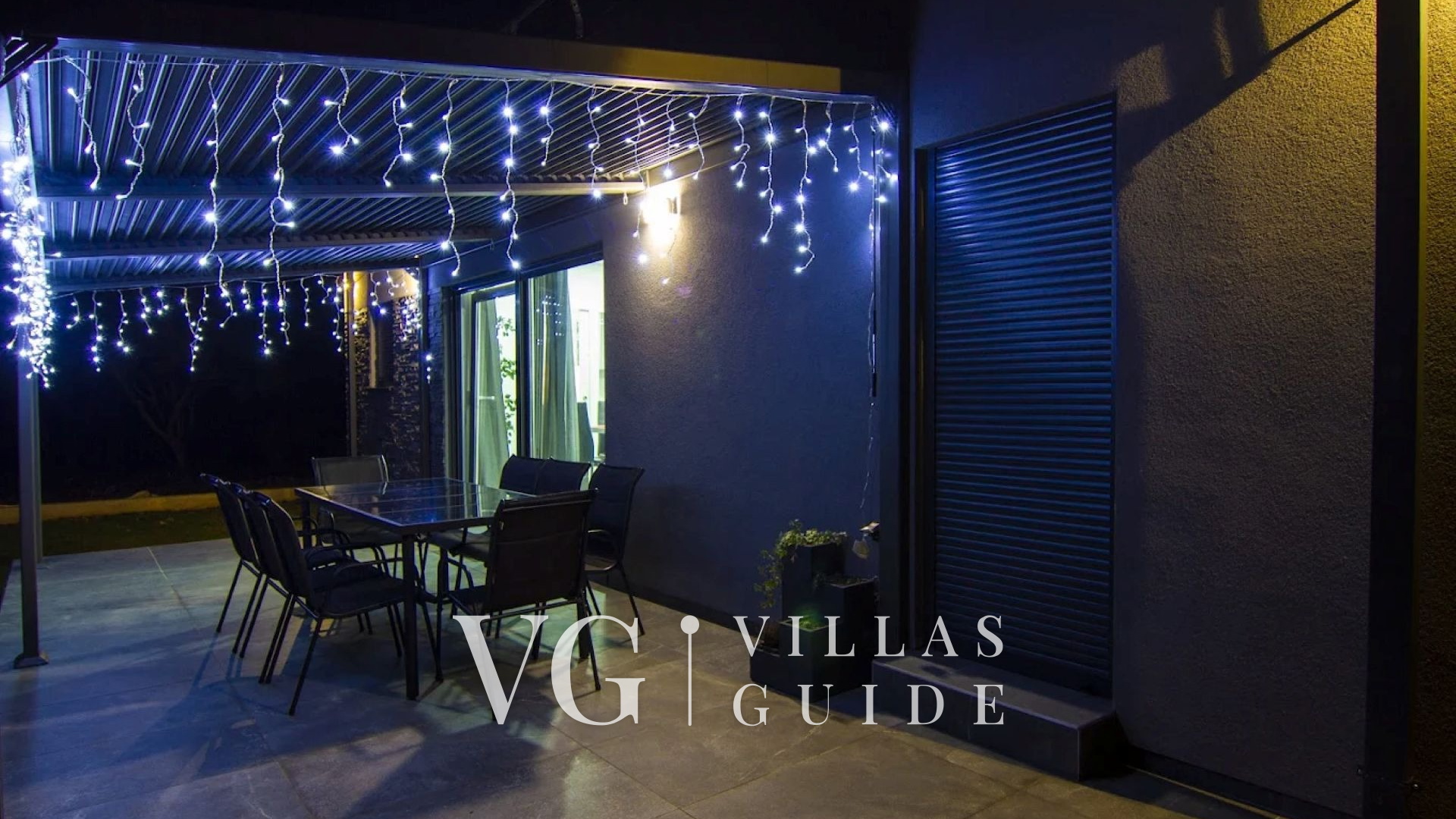 Holiday home Nina Garden and property exterior