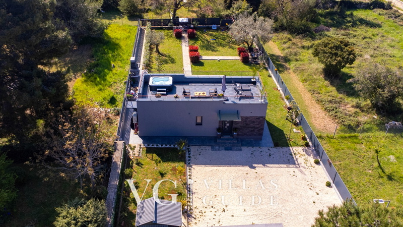 Holiday home Nina Microlocation