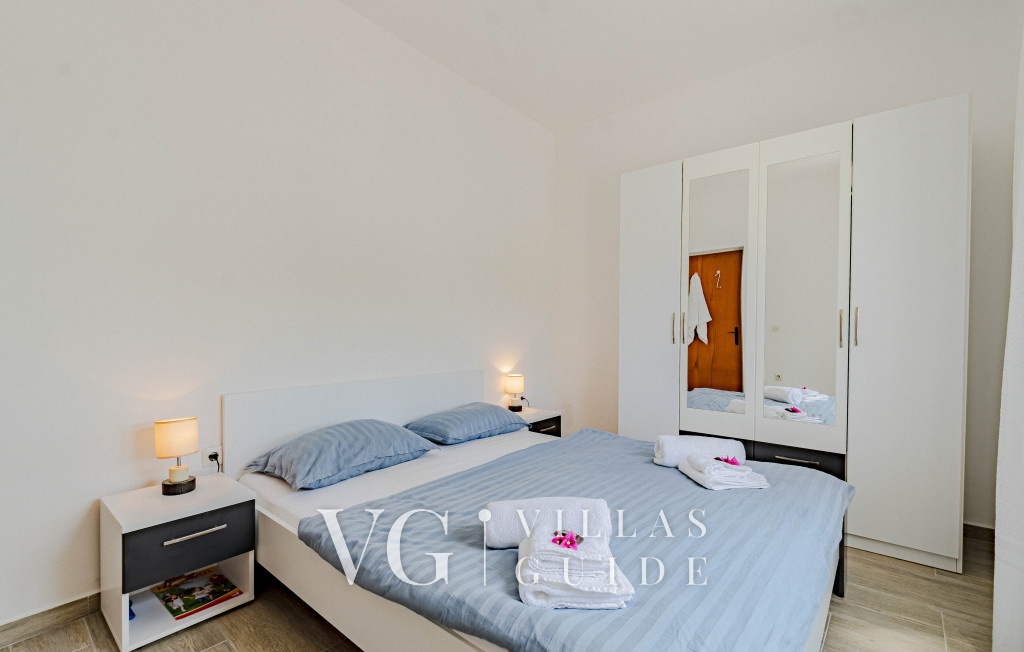 Waterfront House Arnet Bedroom