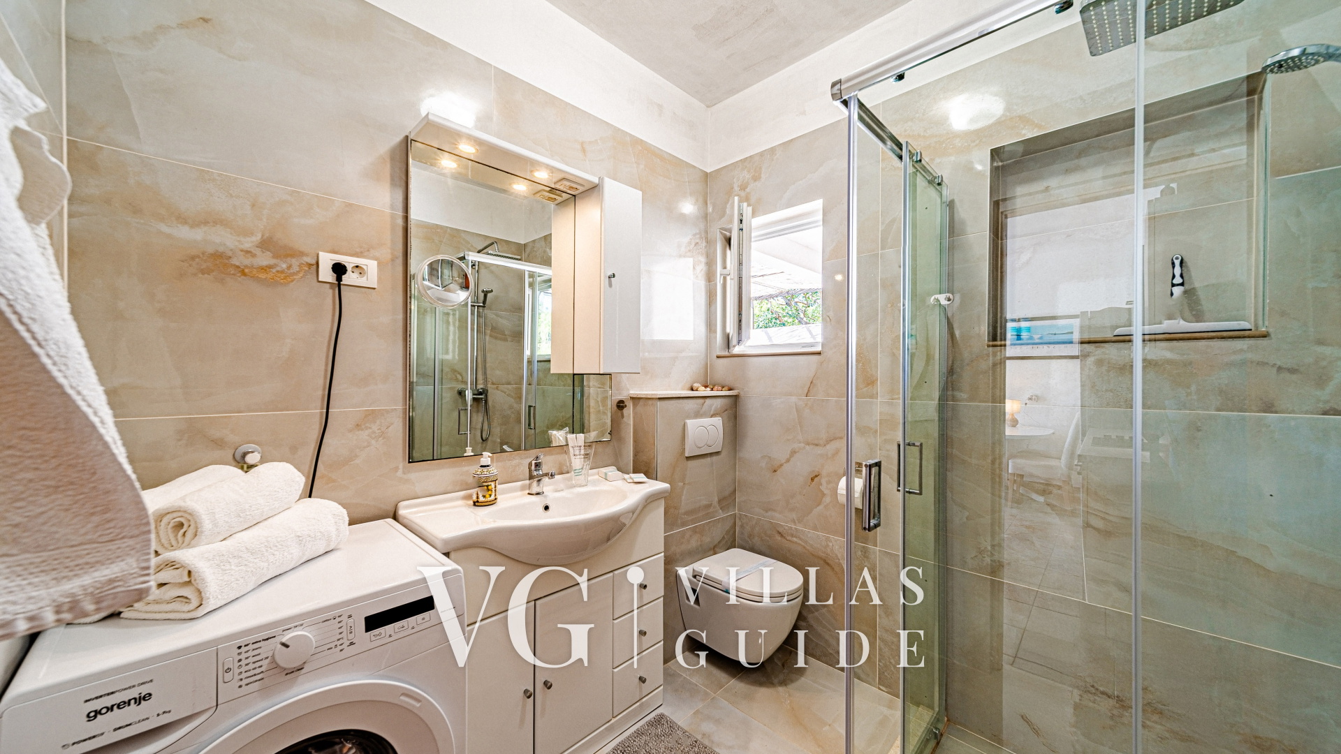 Waterfront House Arnet Bathroom