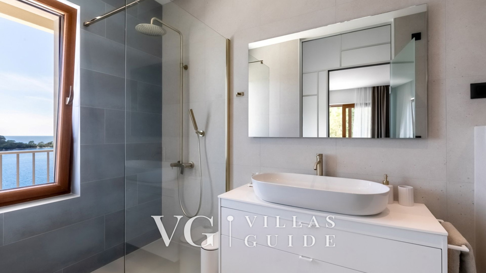 Villa Cristal Blue Bathroom