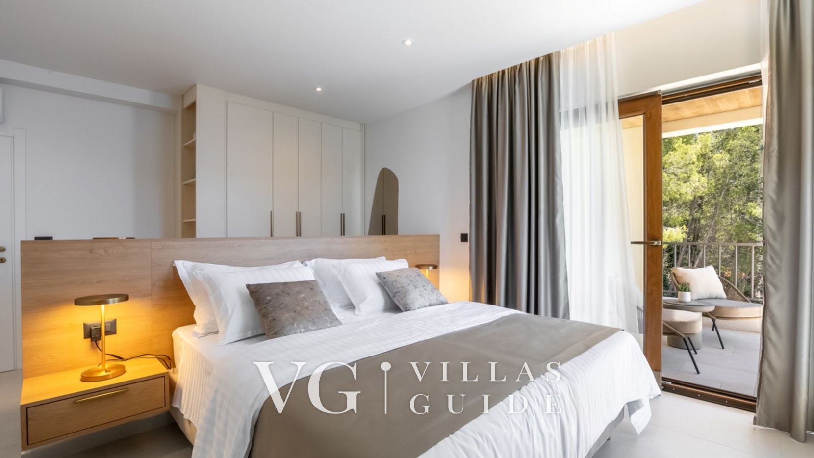 Villa Cristal Blue Bedroom