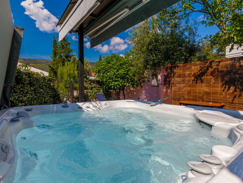 Ferienhaus Nina with Whirpool