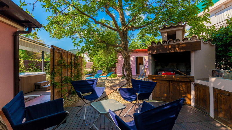 Ferienhaus Nina with Whirpool