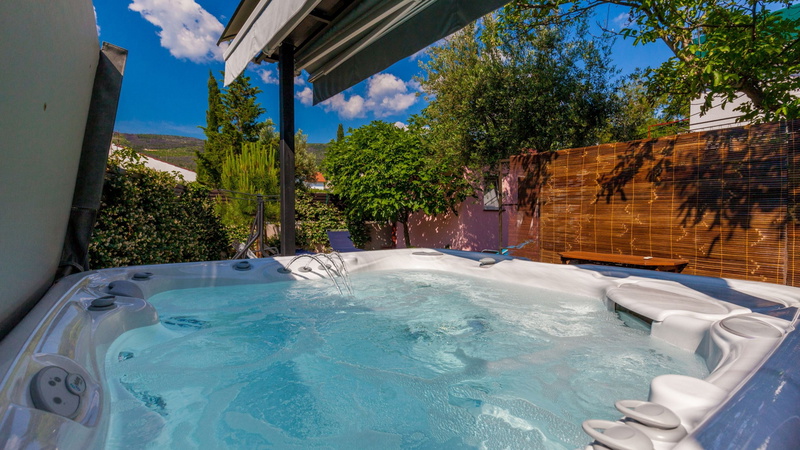 Ferienhaus Nina with Whirpool