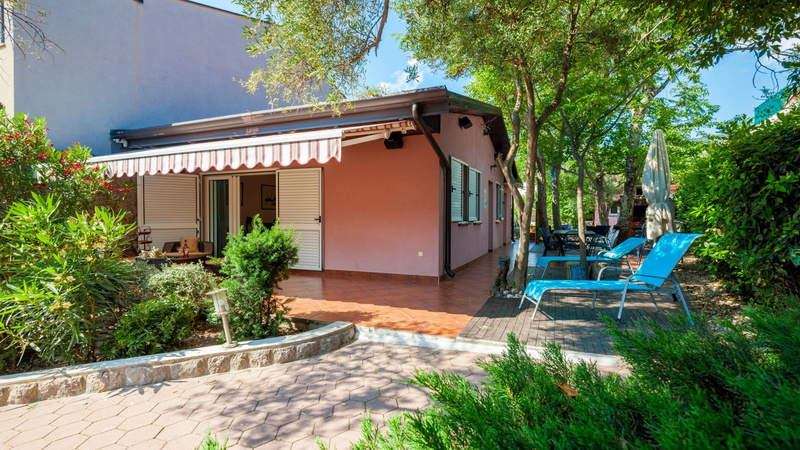 Ferienhaus Nina with Whirpool