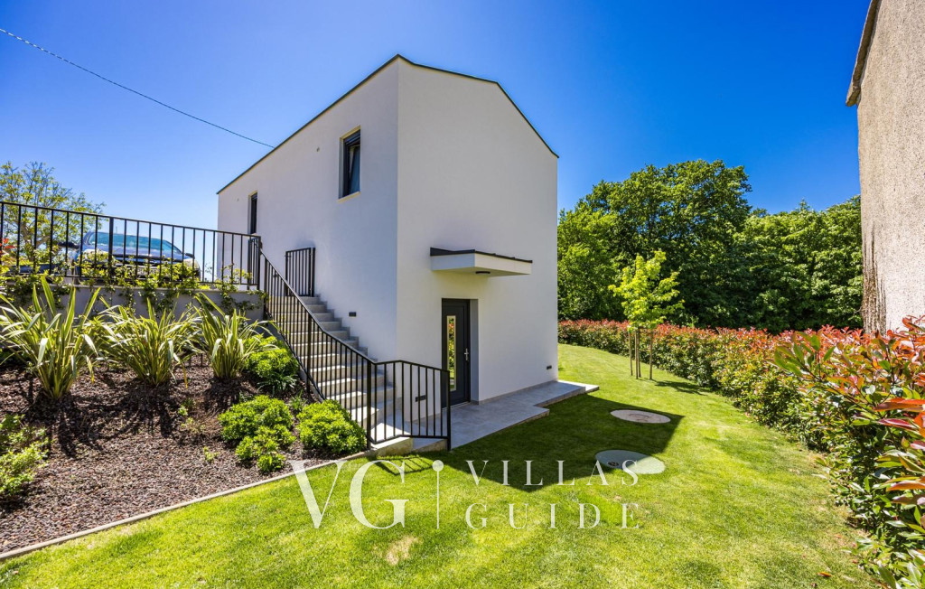 Villa Minka Garden and property exterior