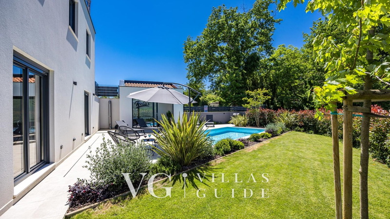 Villa Minka Garden and property exterior