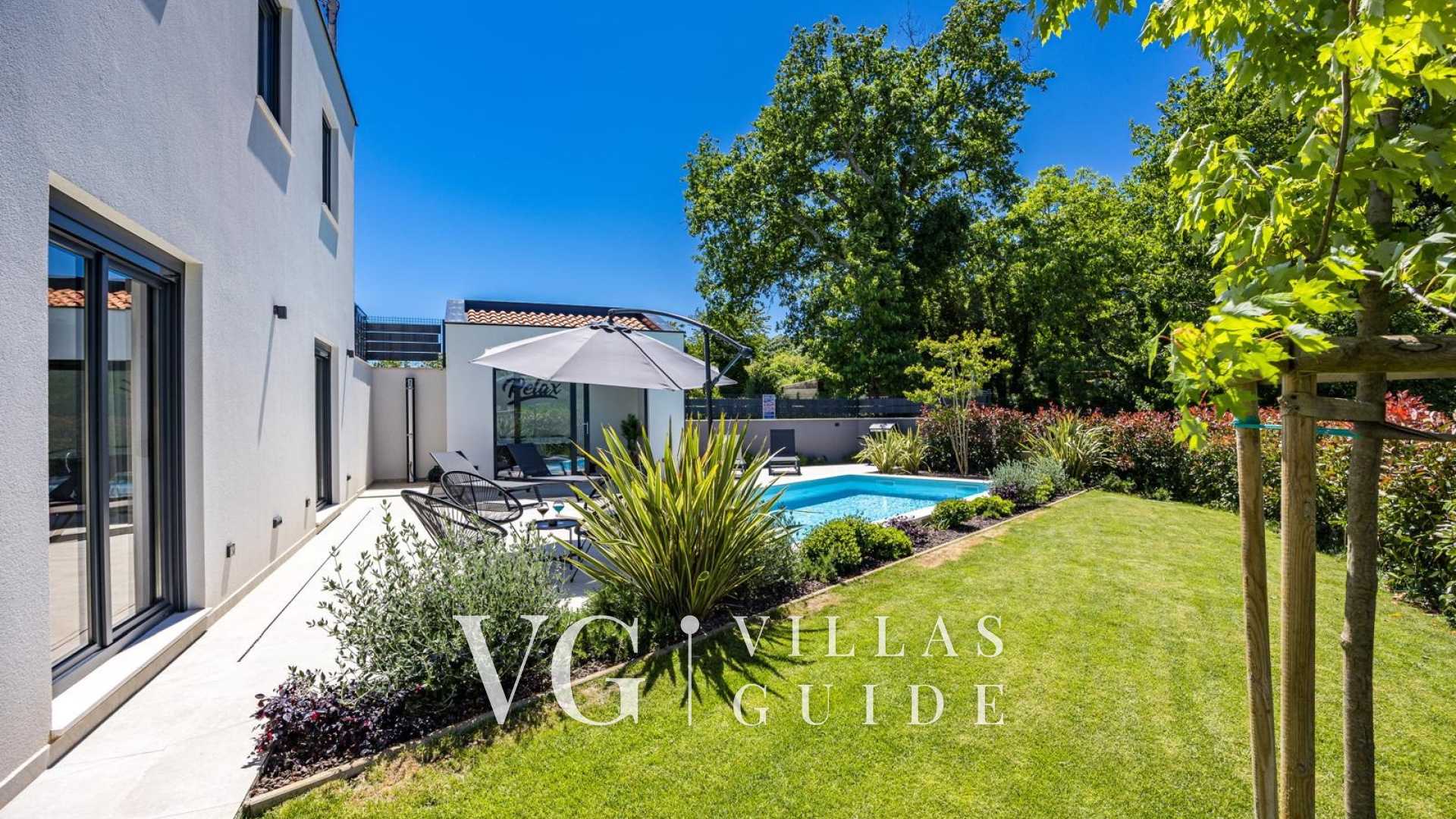 Villa Minka Garden and property exterior