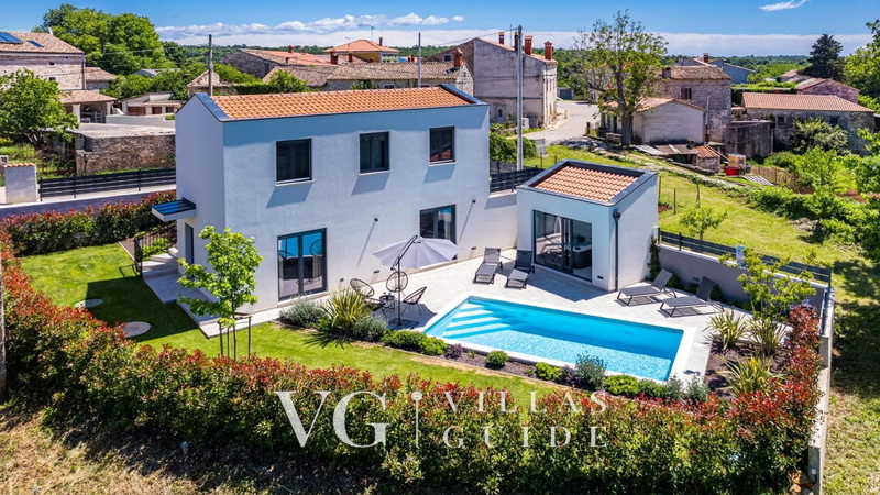 Villa Minka Garden and property exterior