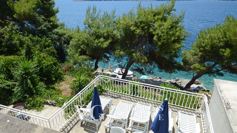 Waterfront house Kata