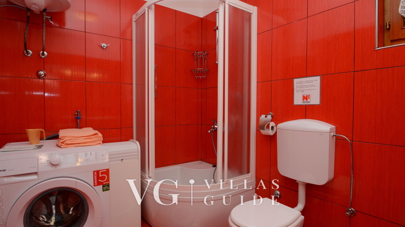 Waterfront house Kata Badezimmer