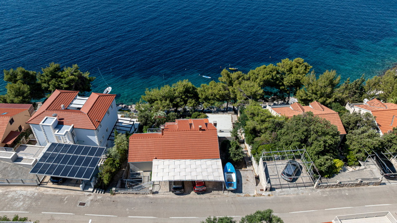 Waterfront house Kata