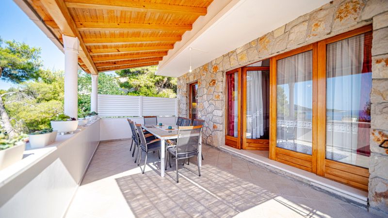 Waterfront house Kata