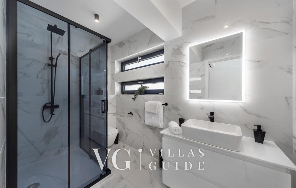 Villa Karla with pool&sea view&pet friendly Badezimmer