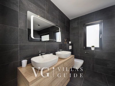 Villa Karla with pool&sea view&pet friendly Bagno