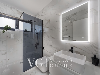 Villa Karla with pool&sea view&pet friendly Bagno