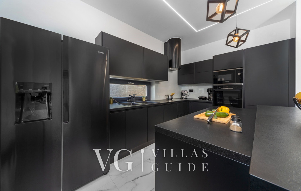 Villa Karla with pool&sea view&pet friendly Cucina