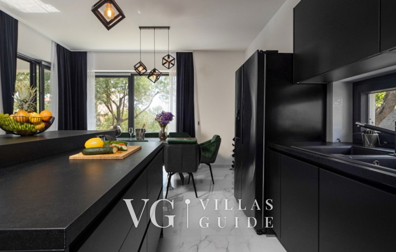 Villa Karla with pool&sea view&pet friendly Küche