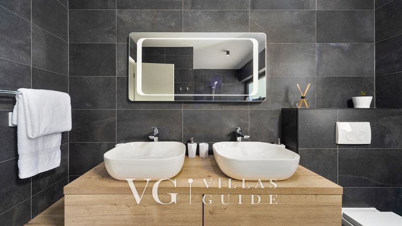 Villa Karla with pool&sea view&pet friendly Kupaonica