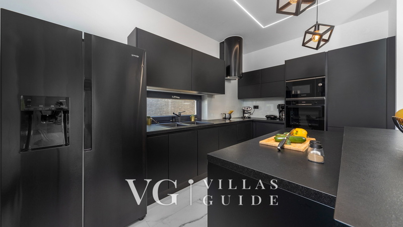 Villa Karla with pool&sea view&pet friendly Kuhinja