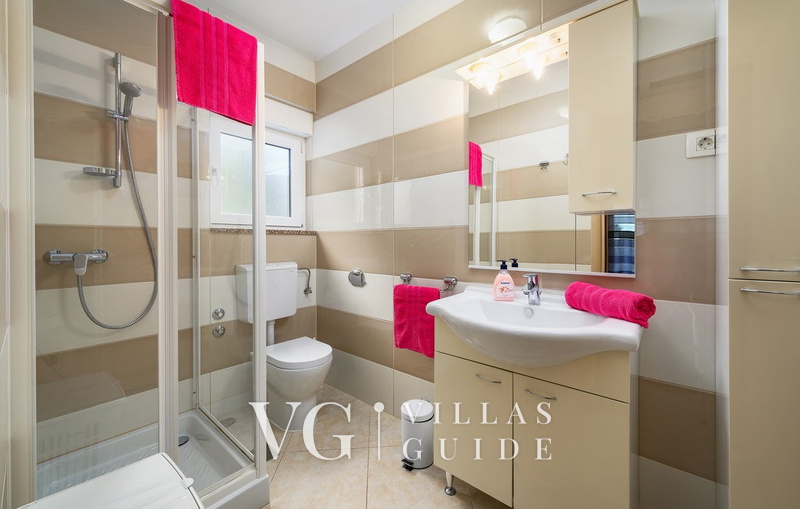 Villa Iva Bathroom