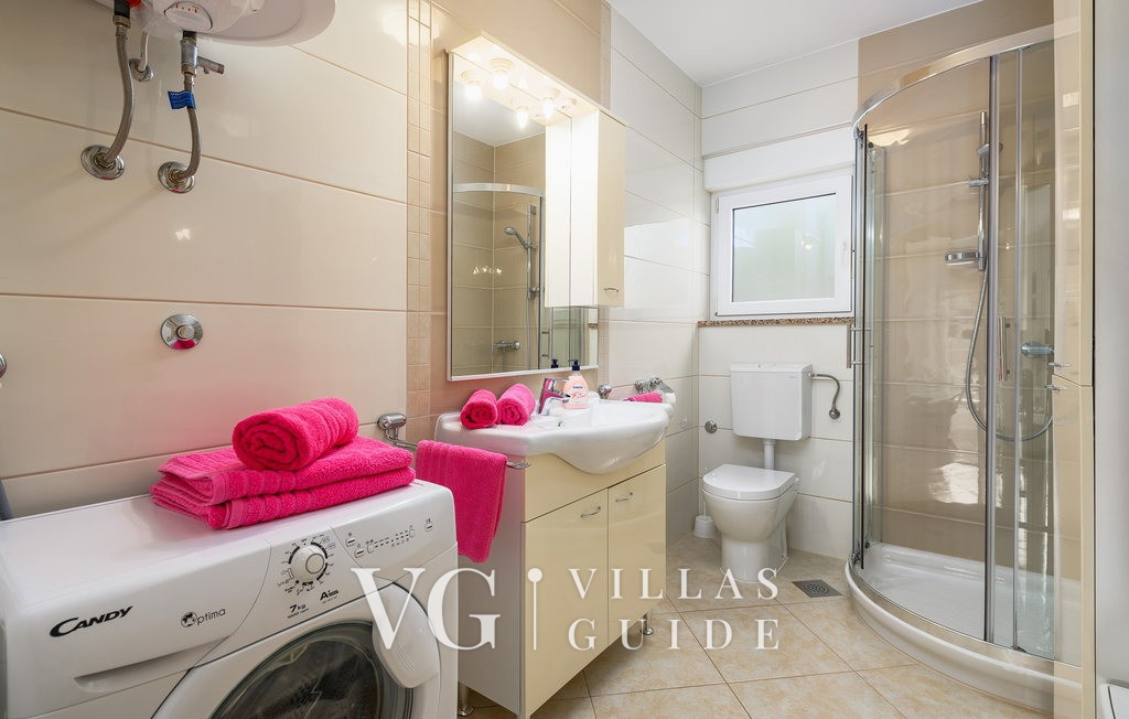 Villa Iva Bathroom