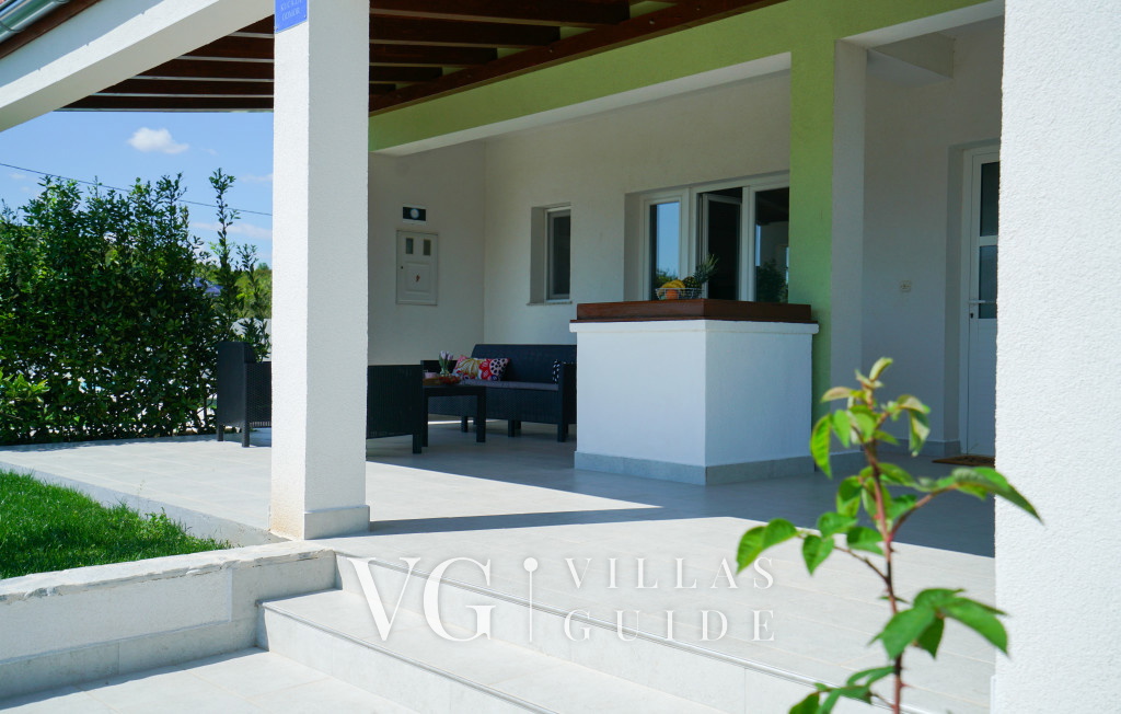 Green Escape Holiday House Garden and property exterior