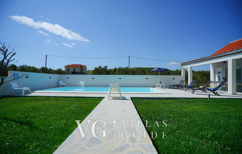 Green Escape Holiday House Pool