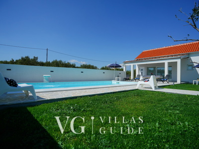 Green Escape Holiday House Pool