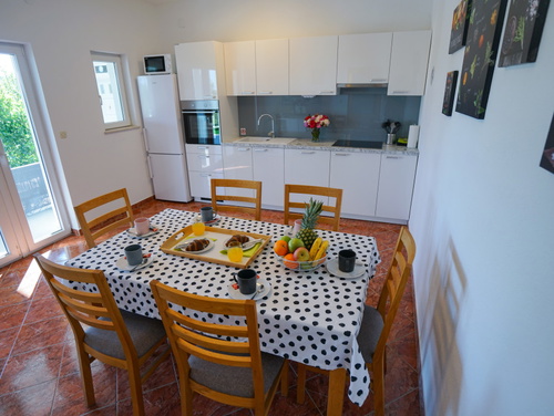 Green Escape Holiday House