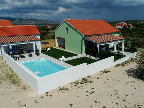 Green Escape Holiday House